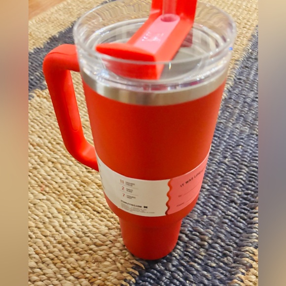 Stanley Target Valentine Red Insulated Mug 40 oz - Picture 5 of 5